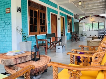 funky leopard safari lodge bordering yala national park hostel