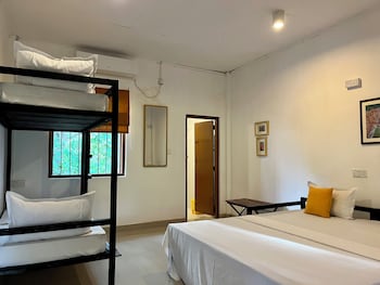 funky leopard safari lodge bordering yala national park hostel
