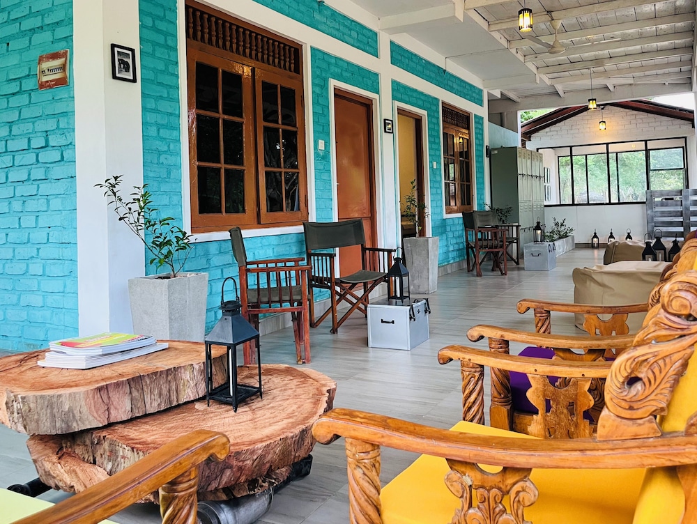 funky leopard safari lodge bordering yala national park hostel