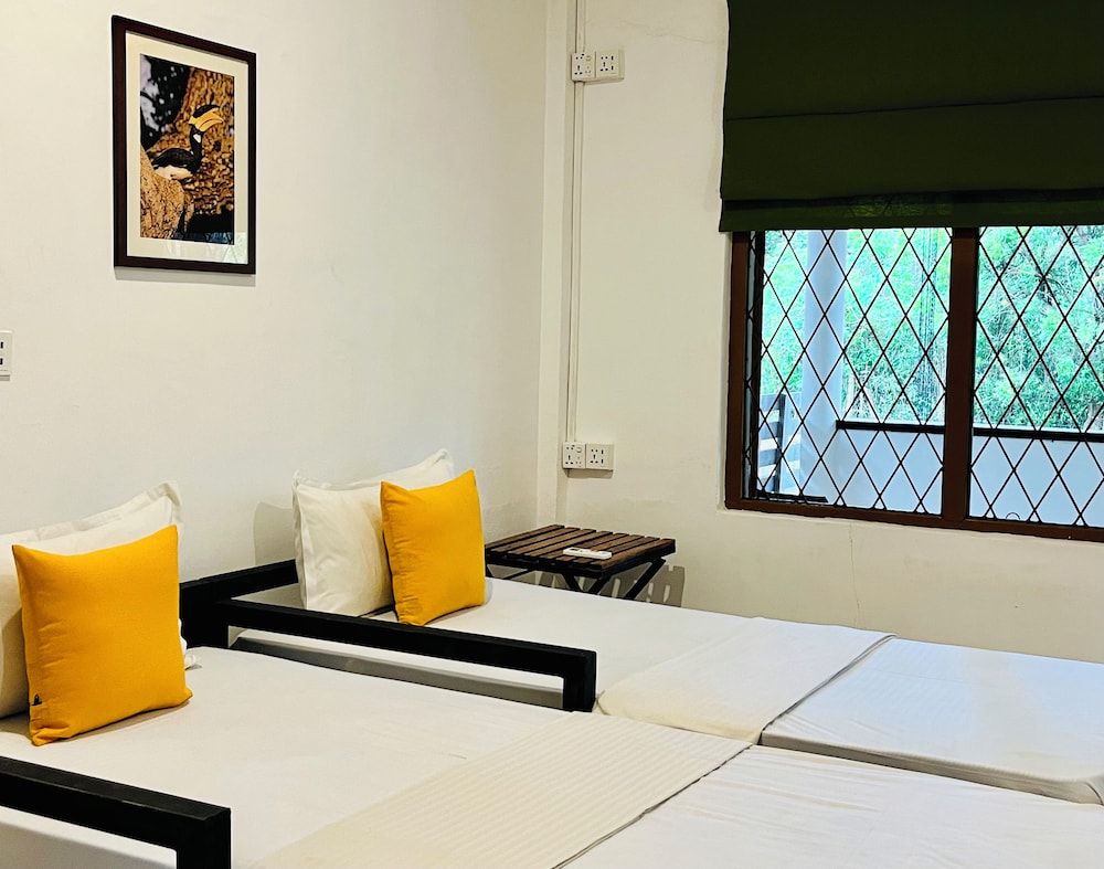 funky leopard safari lodge bordering yala national park hostel
