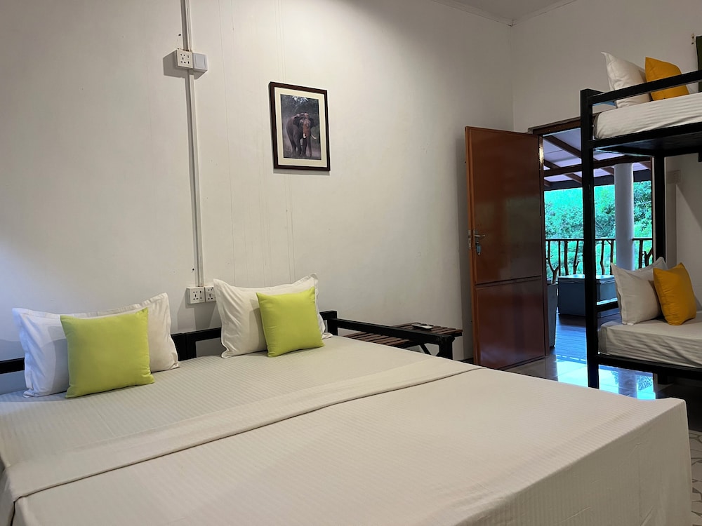 funky leopard safari lodge bordering yala national park hostel