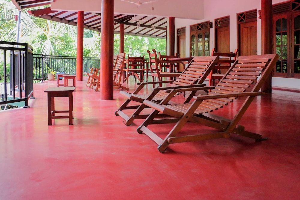 la safari inn tissamaharama