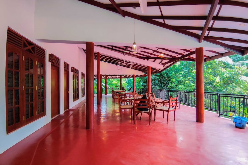 la safari inn tissamaharama