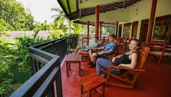 la safari inn tissamaharama