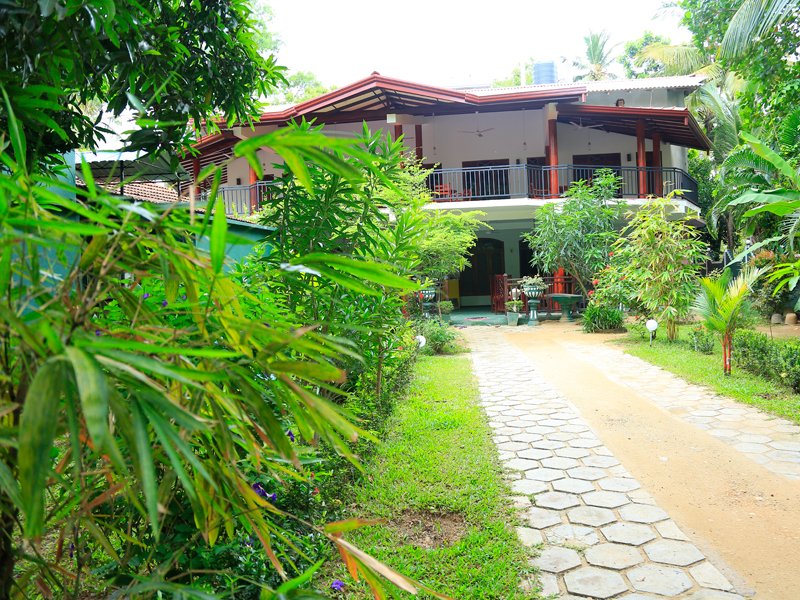 la safari inn tissamaharama