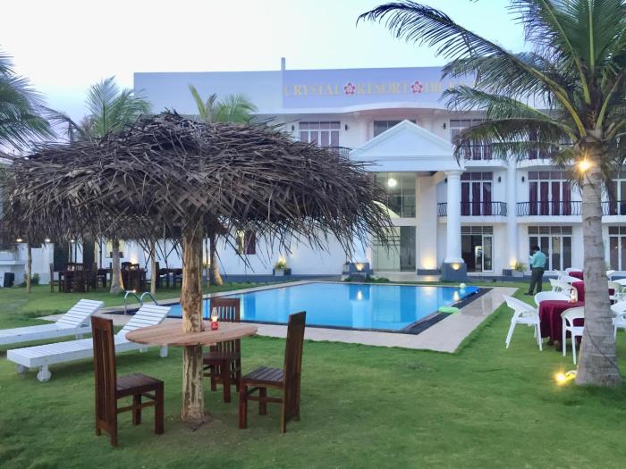crystal resort dickwella