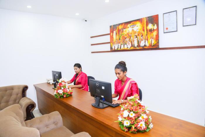 crystal resort dickwella