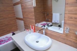 crystal resort dickwella