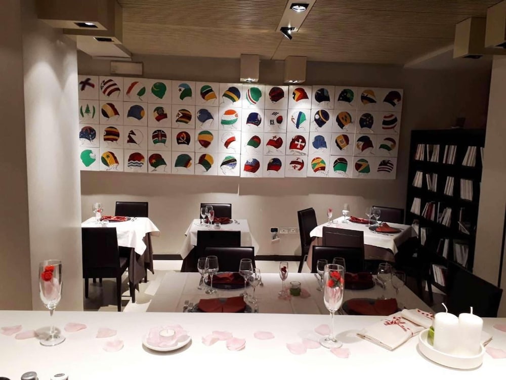 wall art hotel