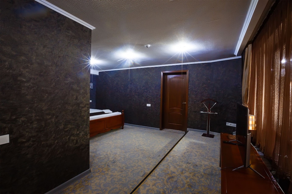 salut hotel almaty