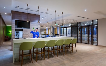 hampton by hilton astana triumphal arch