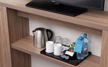 hampton by hilton astana triumphal arch