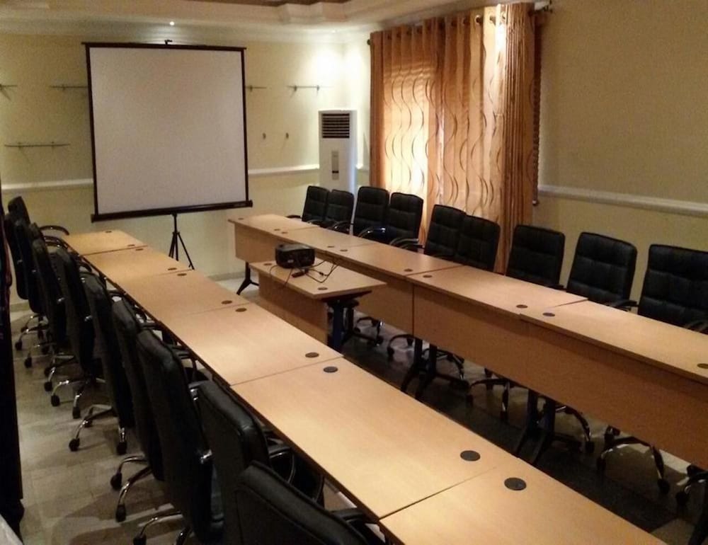 tyndale residence ltd