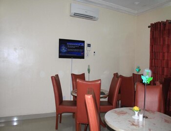 tyndale residence ltd