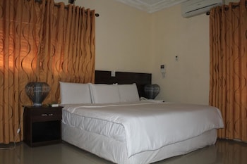 tyndale residence ltd