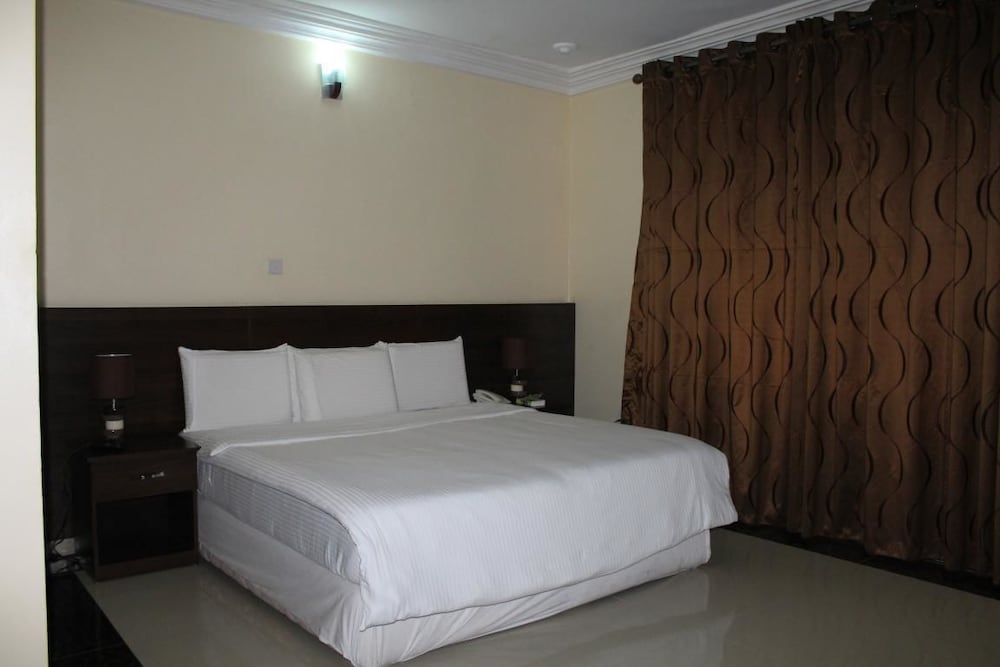 tyndale residence ltd