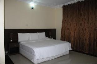 tyndale residence ltd