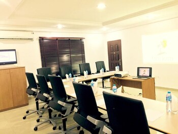 lekki suites