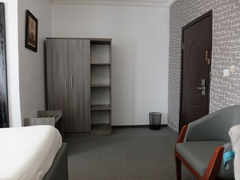 bjorne suites