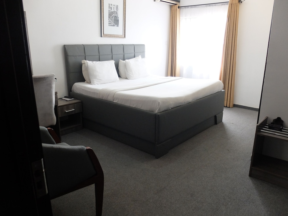 bjorne suites