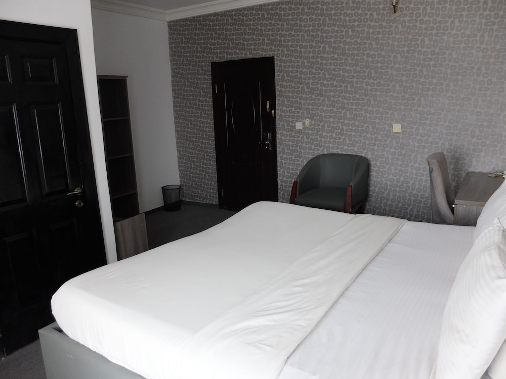 bjorne suites