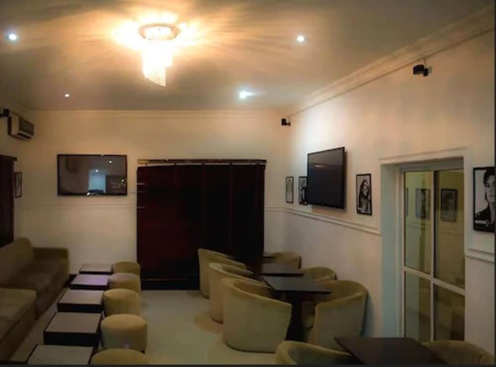 bjorne suites