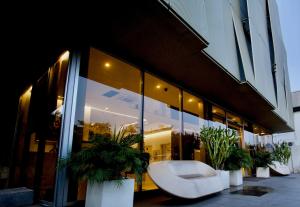 Sv Chrome,Federal Capital Territory>>Abuja,3.5 star