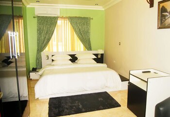 milestone hotel