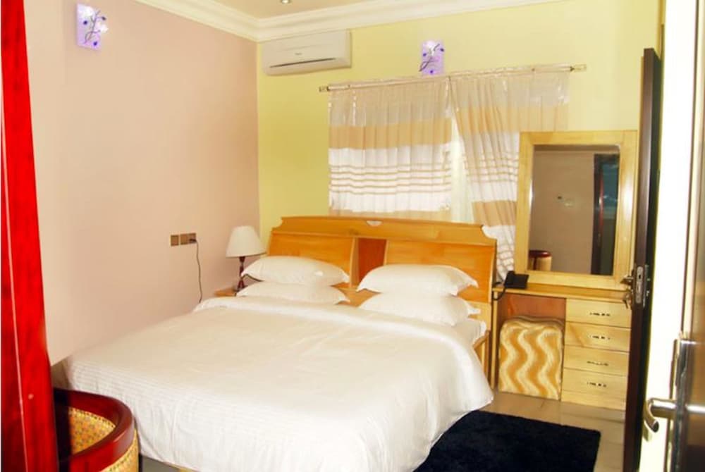 milestone hotel