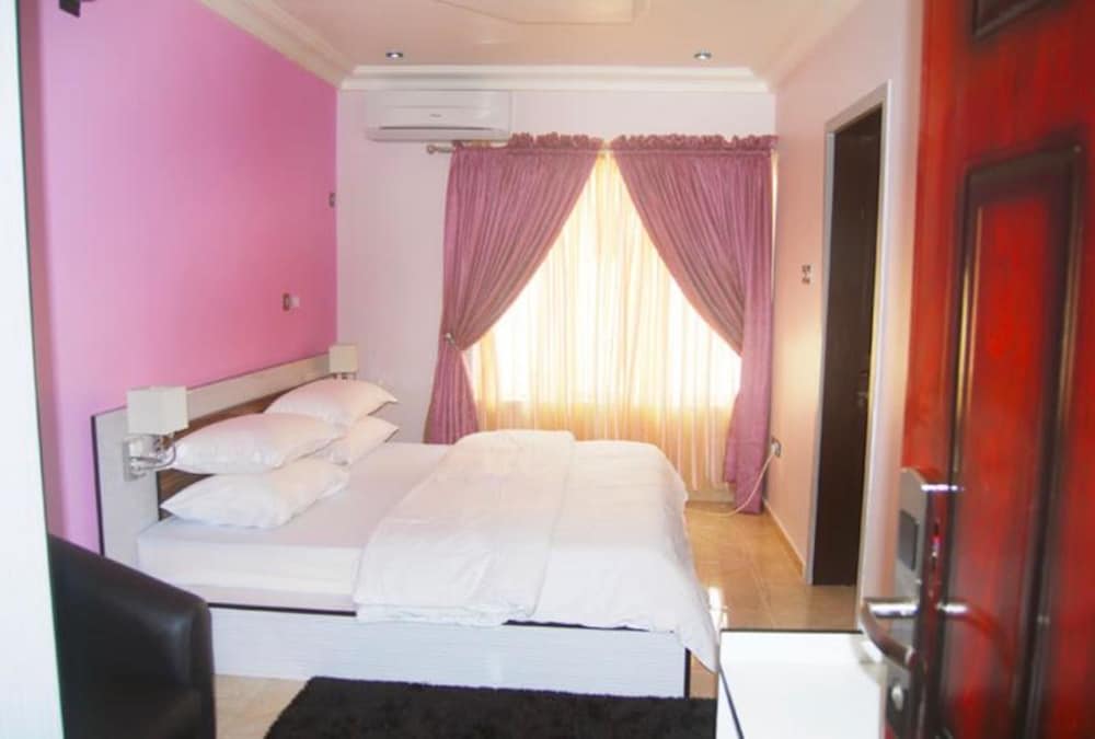 milestone hotel