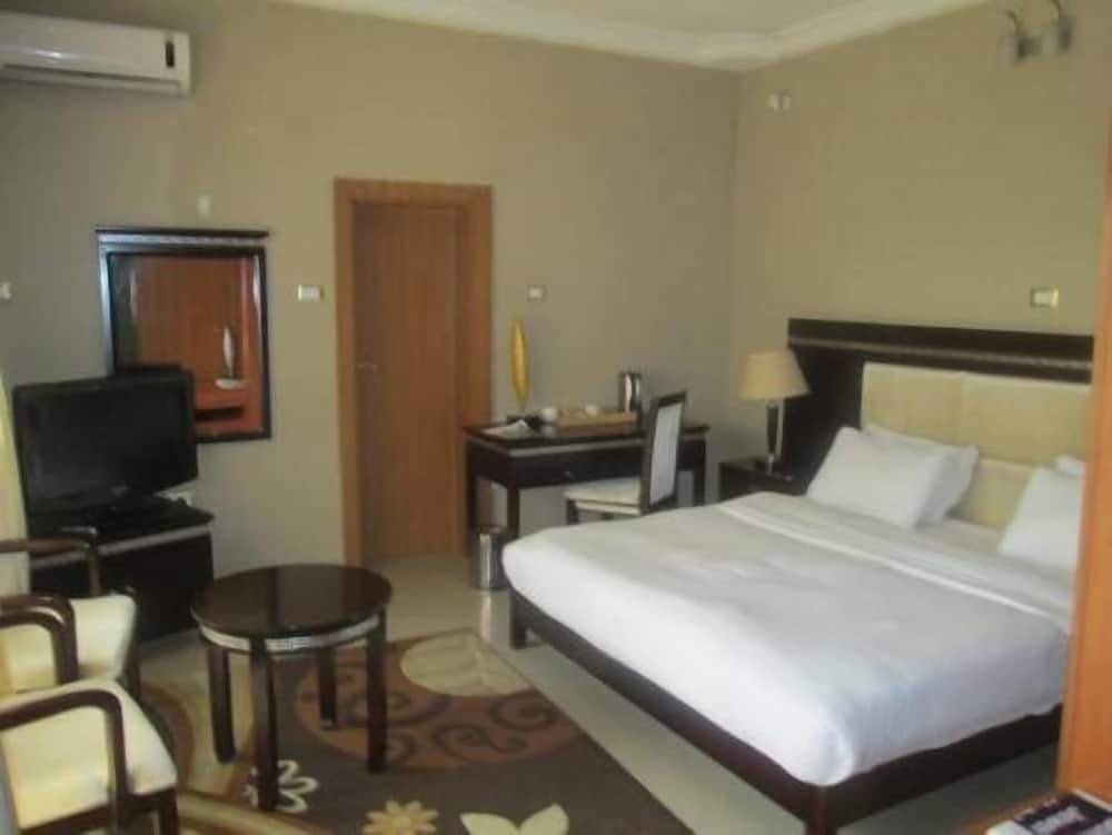 gombe jewel hotel