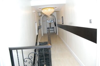 the montrose hotel lekki