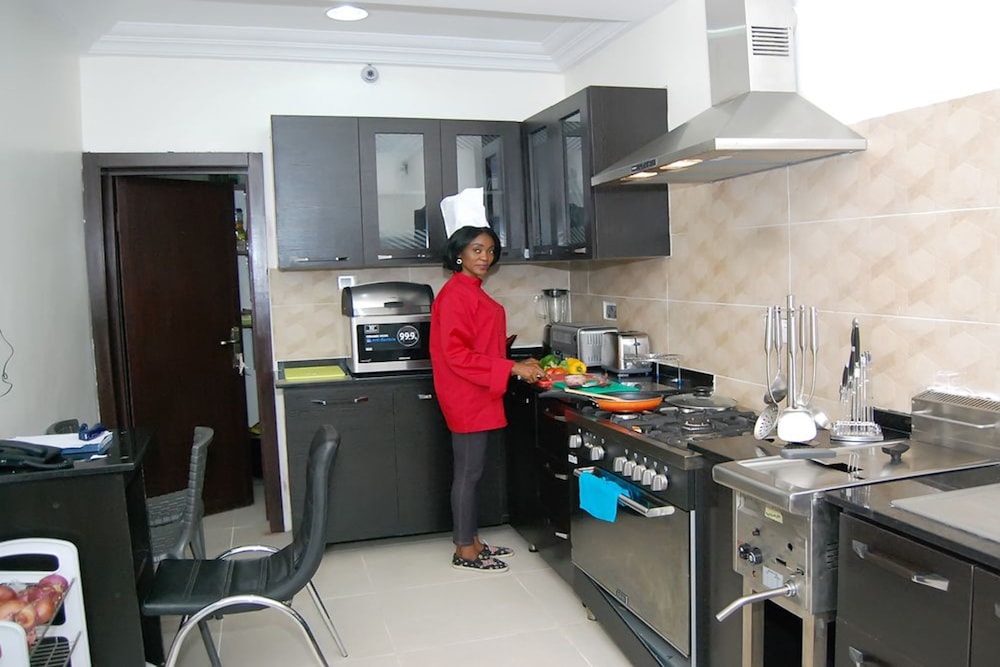 the montrose hotel lekki