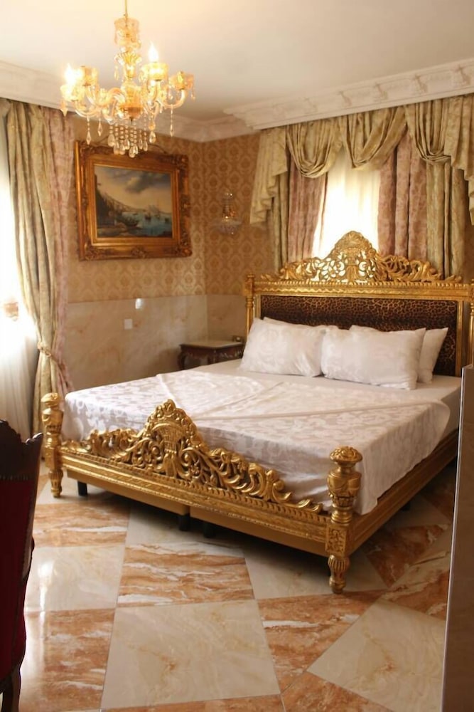grand emperor hotel