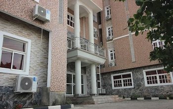 roses regency hotel and suites