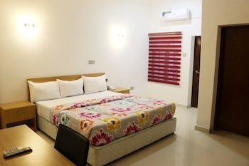 roses regency hotel and suites