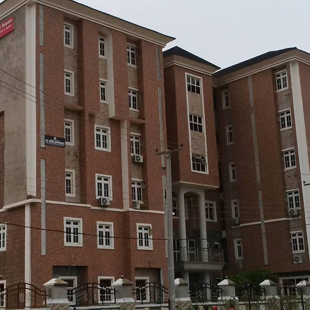 roses regency hotel and suites