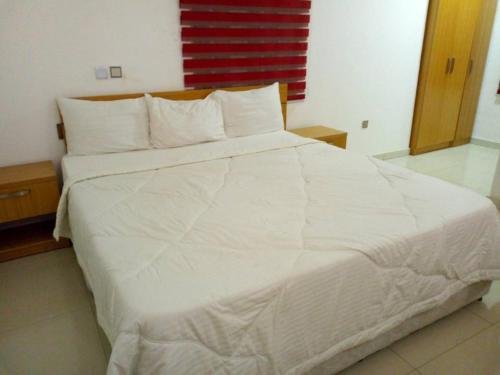 roses regency hotel and suites