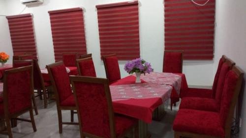 roses regency hotel and suites