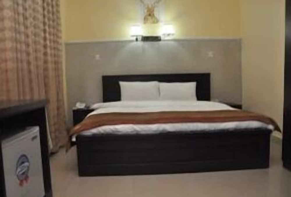 grand capital hotel