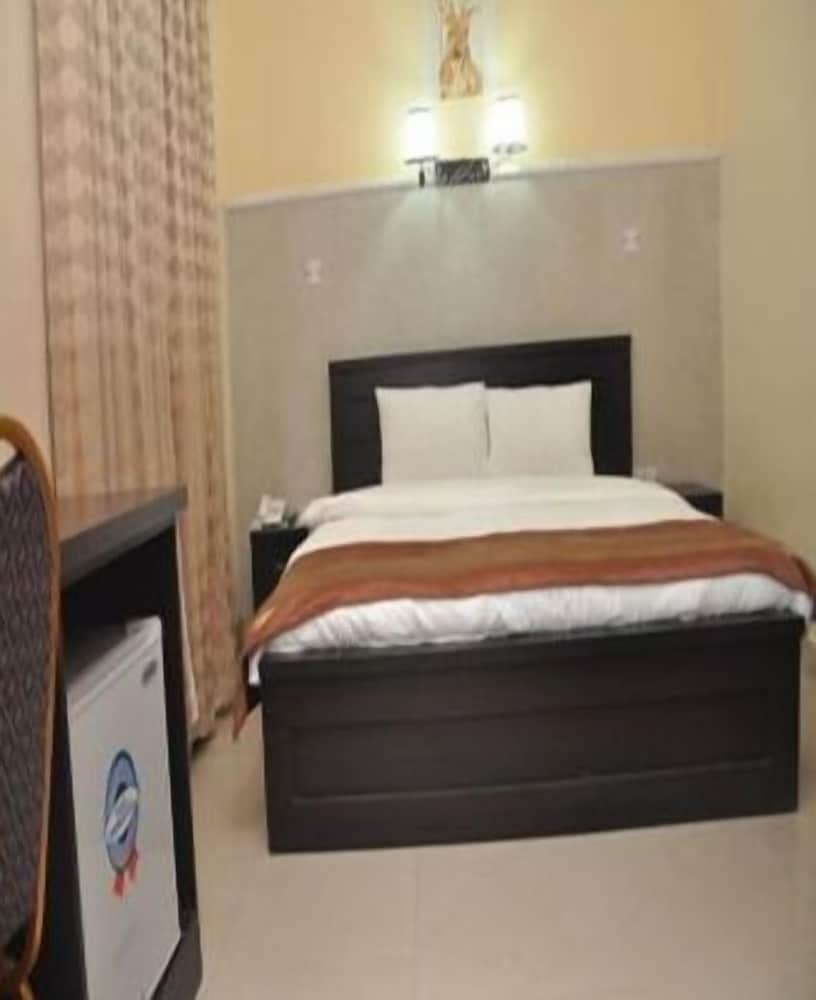 grand capital hotel
