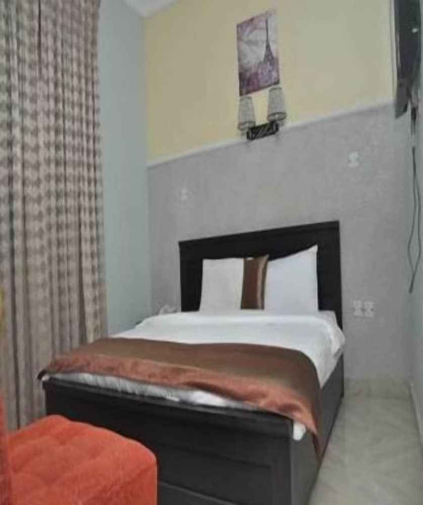 grand capital hotel