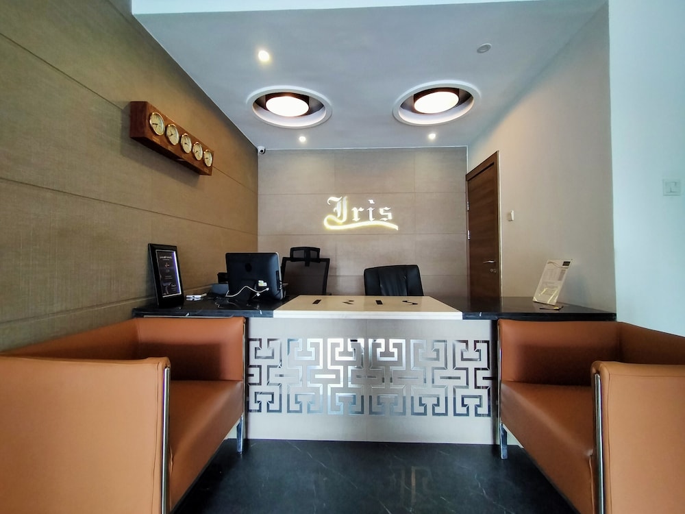 iris hotel