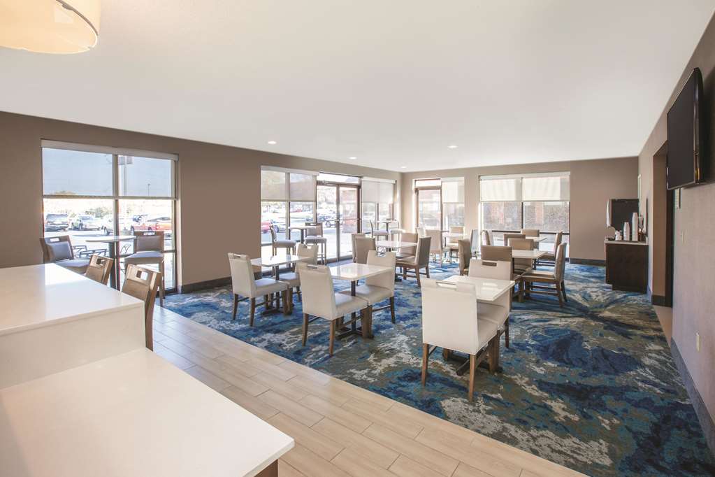 la quinta inn and suites by wyndham philadelphia airport