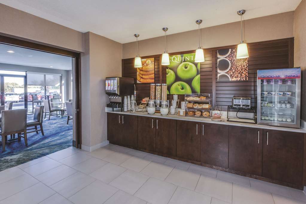 la quinta inn and suites by wyndham philadelphia airport