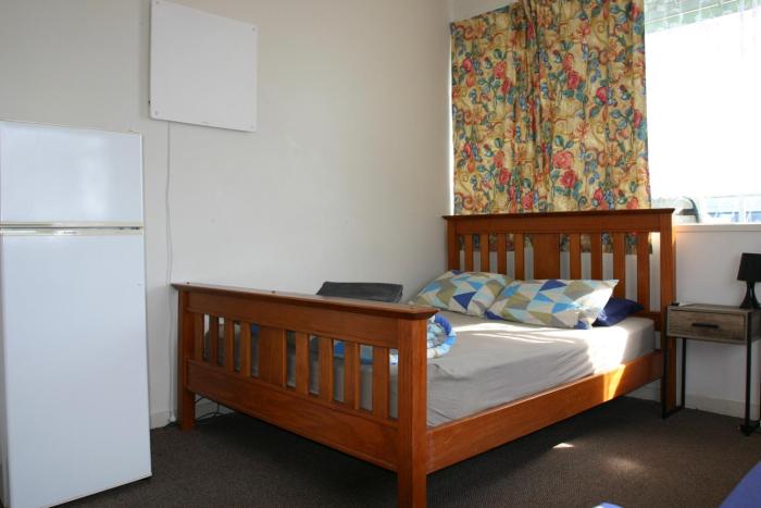 backpackers central hamilton