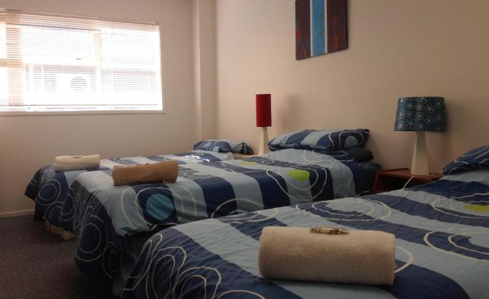 backpackers central hamilton