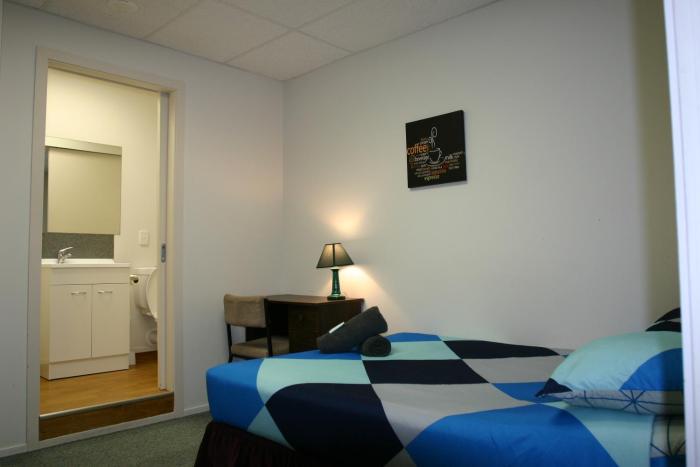 backpackers central hamilton