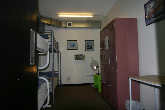 backpackers central hamilton