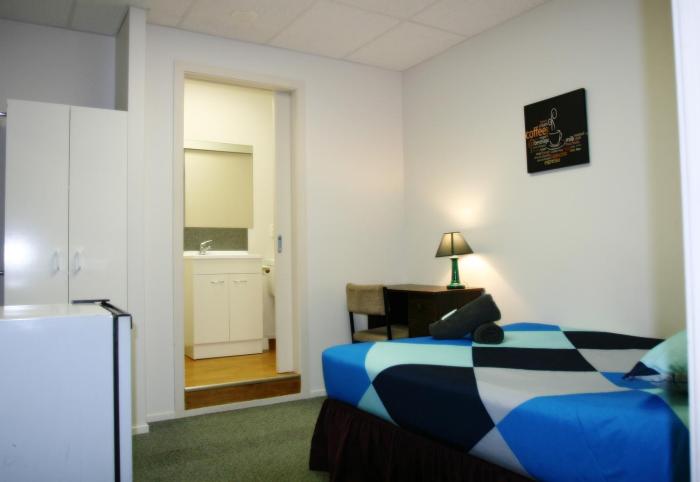 backpackers central hamilton